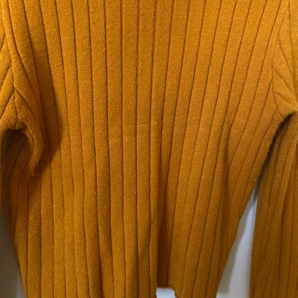GENTLY USED Forever 21 Knit Collared Button Up Crop Mustard Sweater - Picture 6 of 6
